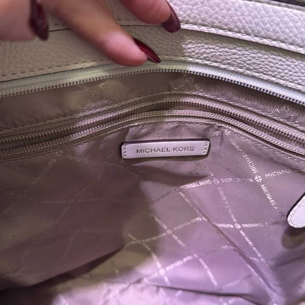Michael Kors MK Aria Medium White Leather Tote with Silver Hardware EUC